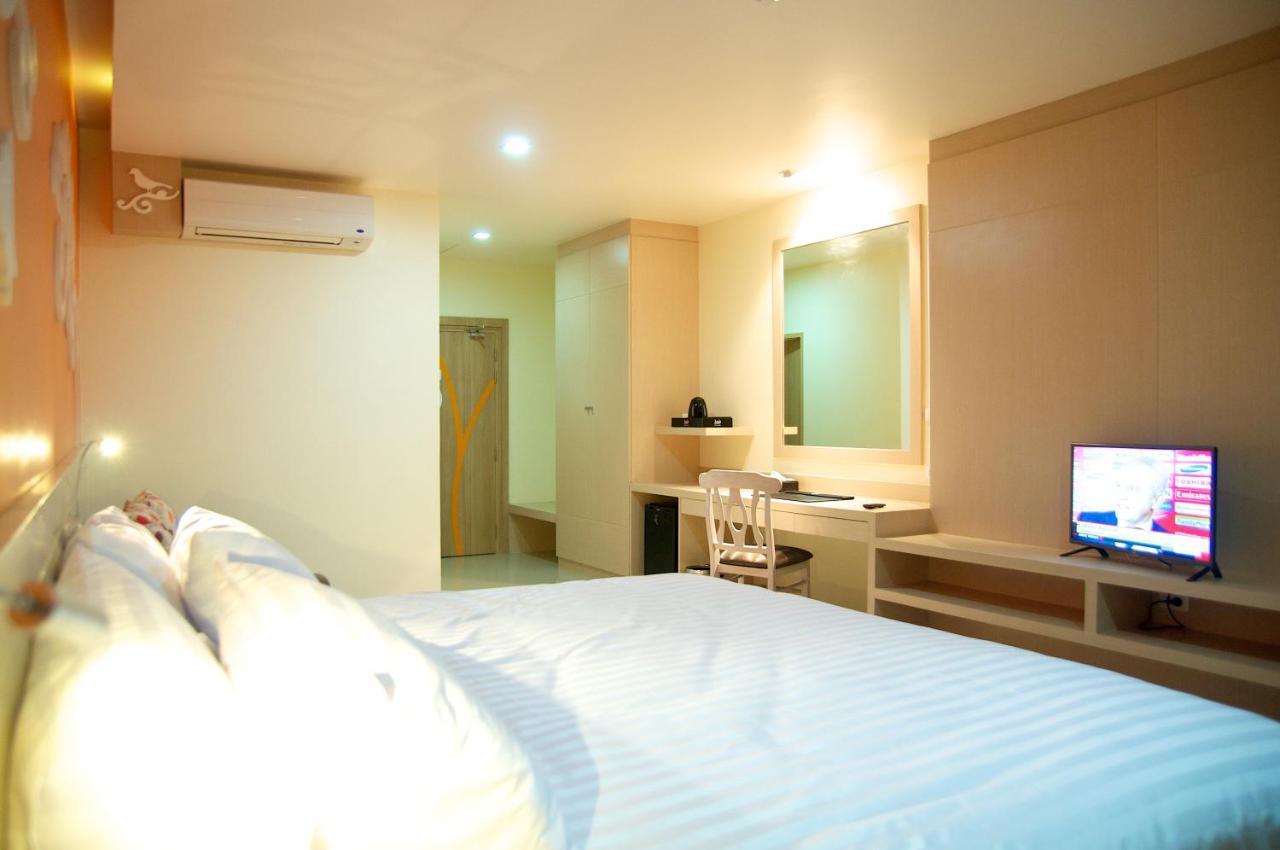 Jolly Suites&Spa Petkasem Haōhng Khēm Kültér fotó