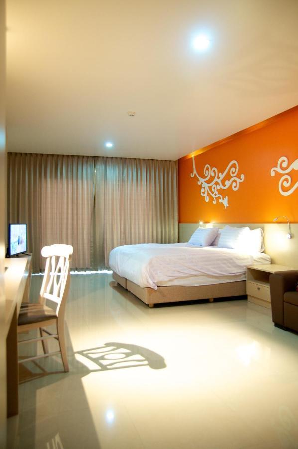 Jolly Suites&Spa Petkasem Haōhng Khēm Kültér fotó